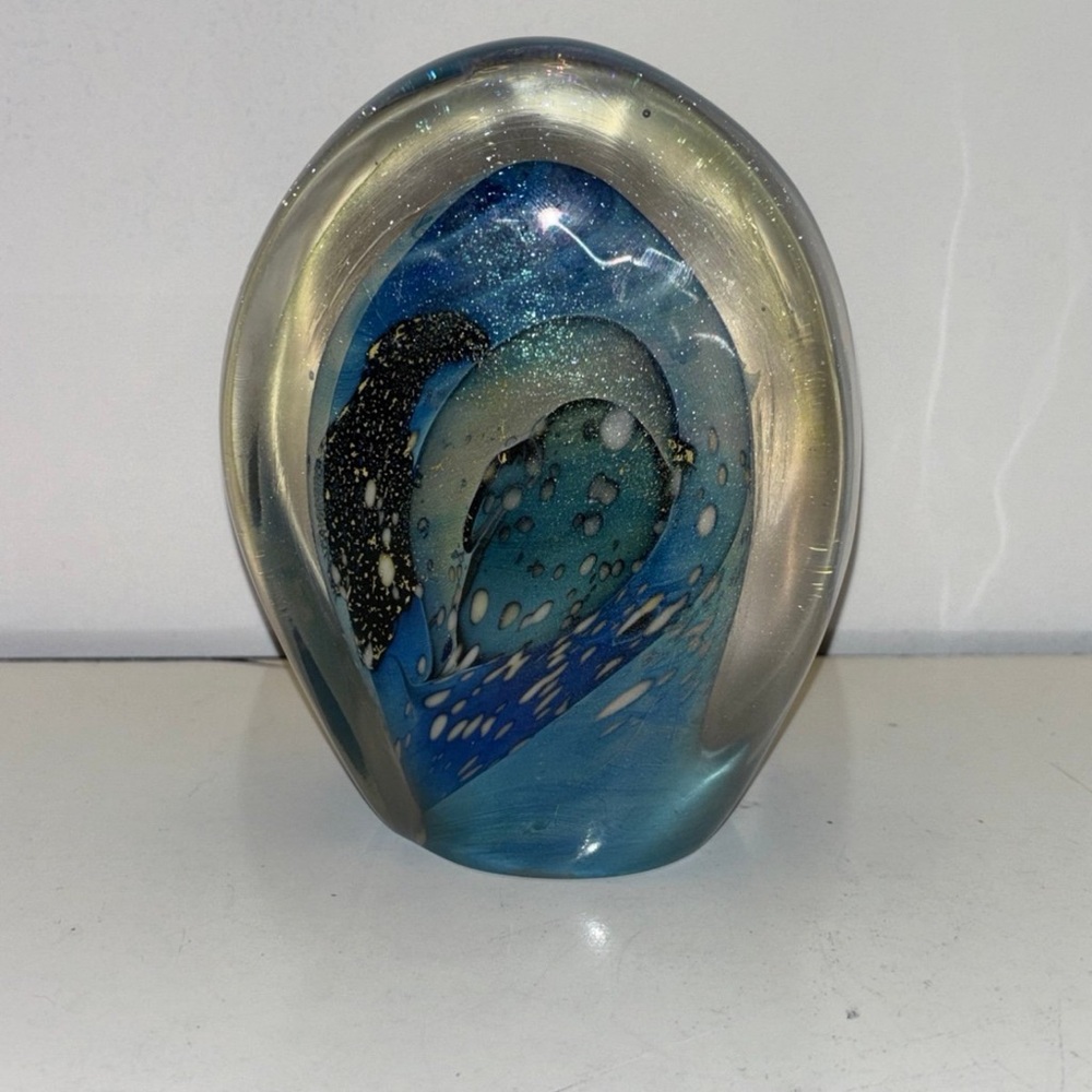 Robert Eickholt Artist Signed 1991 glass paperweight
